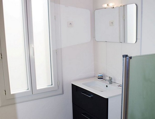 villa-les-gourbets-salle-d-eau--biscarrosse