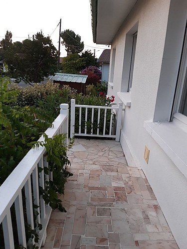 Accès devant la maison (Copier)