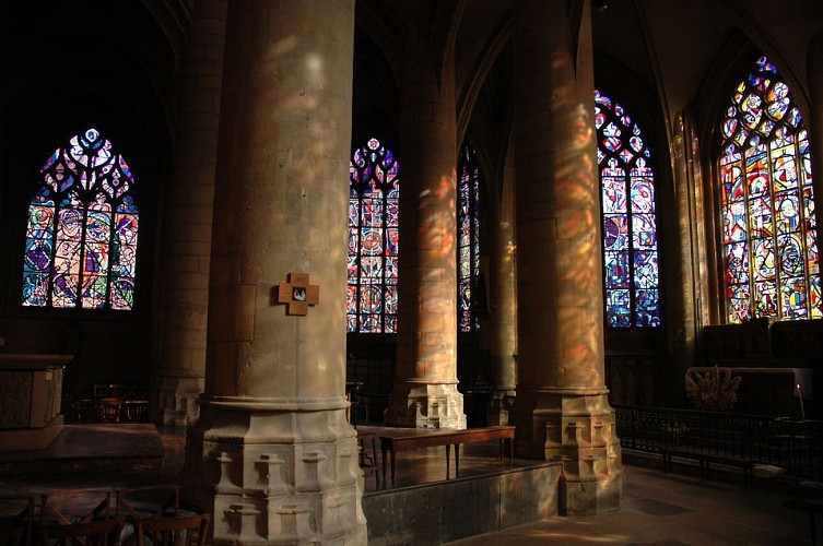 De basiliek 'Notre-Dame d’Espérance' in Mézières