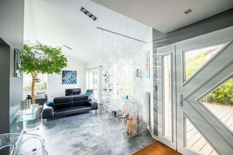 OTI-4 square Dous Casous 40660 Messanges-190920-006