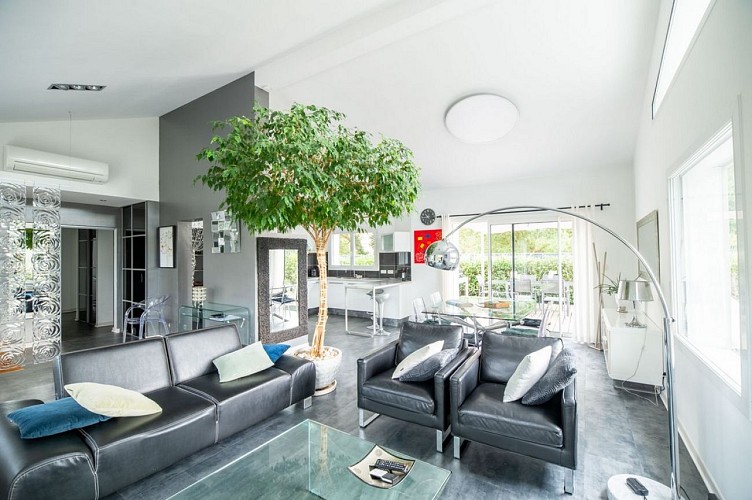 OTI-4 square Dous Casous 40660 Messanges-190920-008