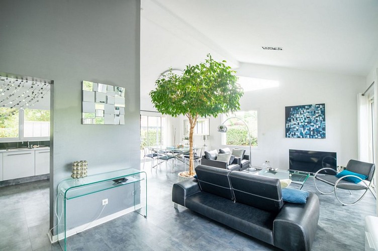 OTI-4 square Dous Casous 40660 Messanges-190920-007