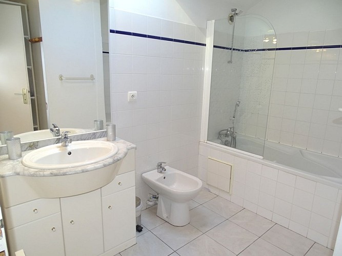 HLOAQU047FS0006E_grande11