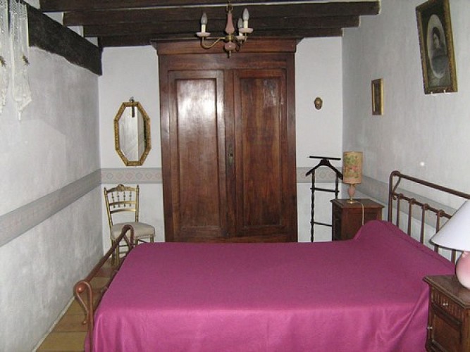 PRESSOIR CHAMBRE 2 PUYSSERAMPION