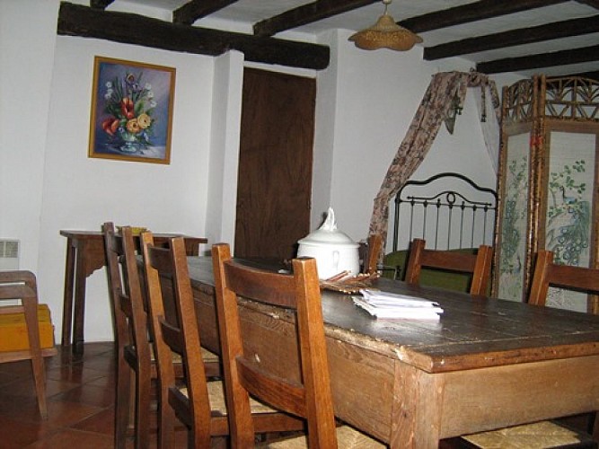 PRESSOIR SEJOUR 1 PUYSSERAMPION