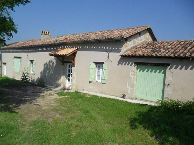 LE PRESSOIR PUYSSERAMPION EXT SOLEIL 