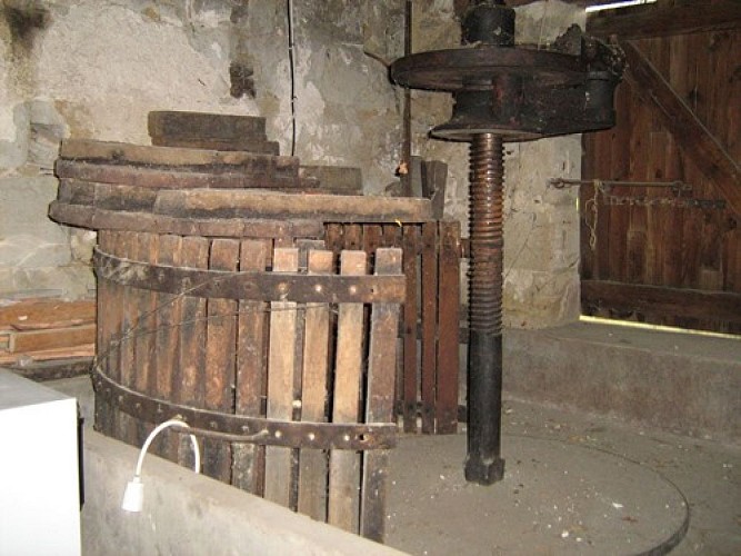 PRESSOIR PUYSSERAMPION