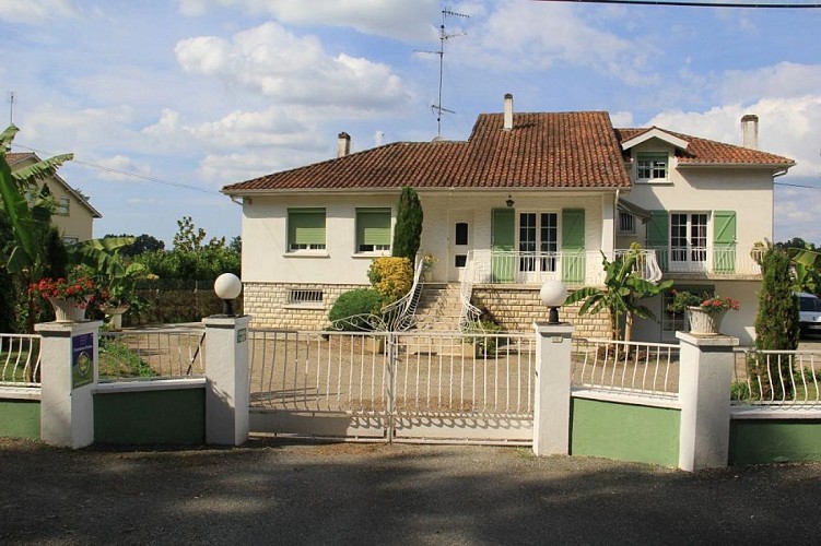 miramont de guyenne-gite les bananiers-facade 1