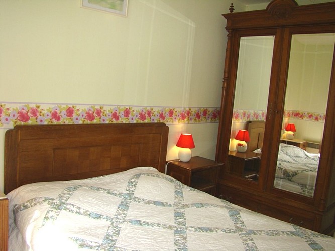 HLOAQU047FS000GV_LGC051B_laussou_chambre1bis