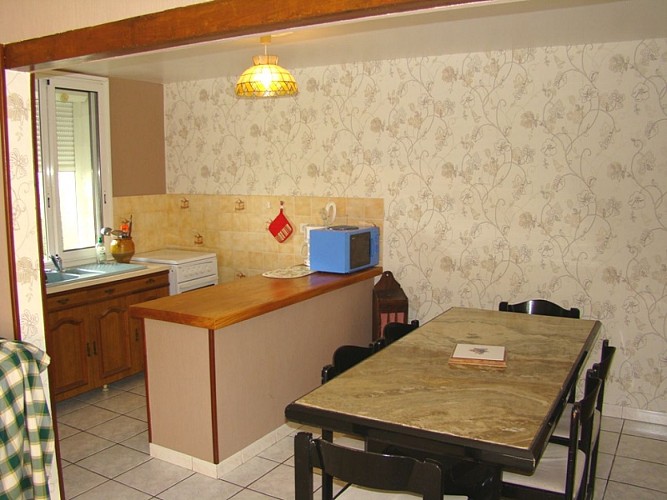 HLOAQU047FS000GV_LGC051B_laussou_coinrepas