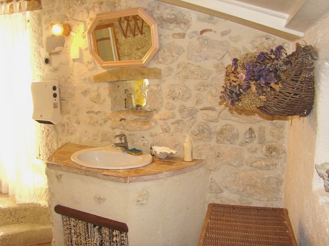 HLOAQU047FS000KU_LGM255_CASTELLA_SDE1.1