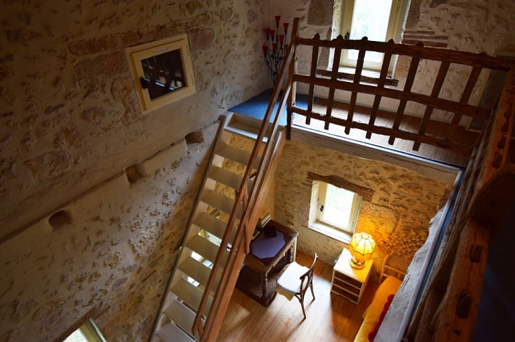 HLOAQU047FS000KU_Castella_4