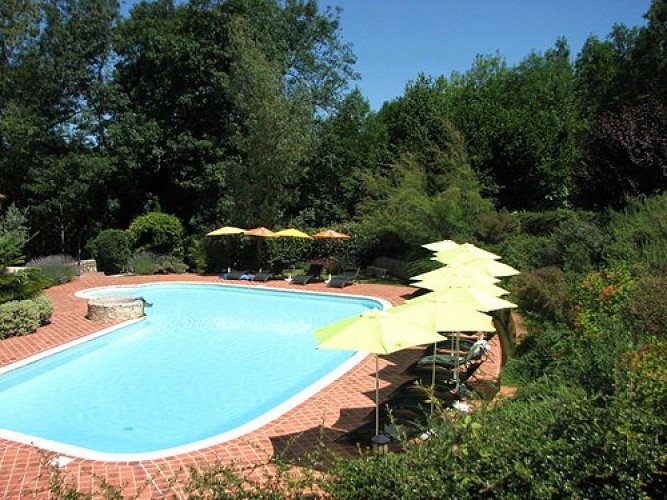 PINELHAUTERIVE_LGC090A_piscine.jpg