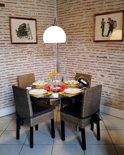 HLOAQU047FS001W4_VILLENEUVESURLOT_LGC091_Coin repas n6