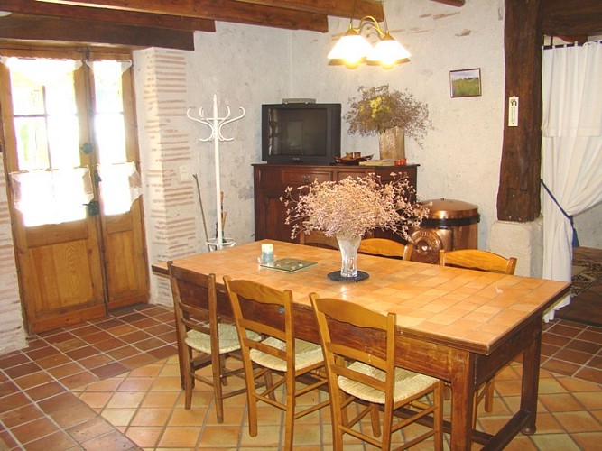 HLOAQU047FS002KK_LGC130_BEAUGAS_coinséjourbis