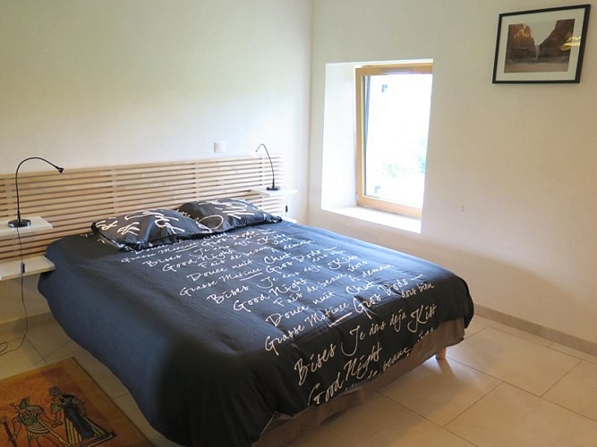 HLOAQU047FS003B7_grande