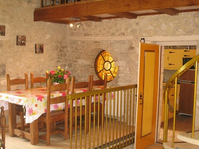CoeurdeBastides_Hébergements_GiteRouquet_Salleàmanger_20161217 (800x600)