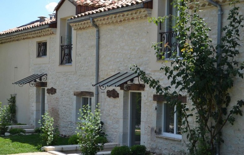 Lougratte-ferme-hermance-gite-Fakir-entree-gite