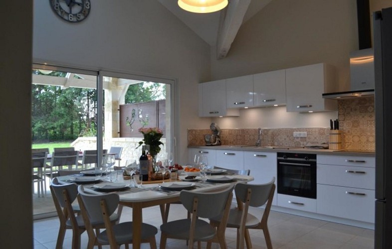 Lougratte-ferme-hermance-gite-Fakir-cuisine-equipee-2