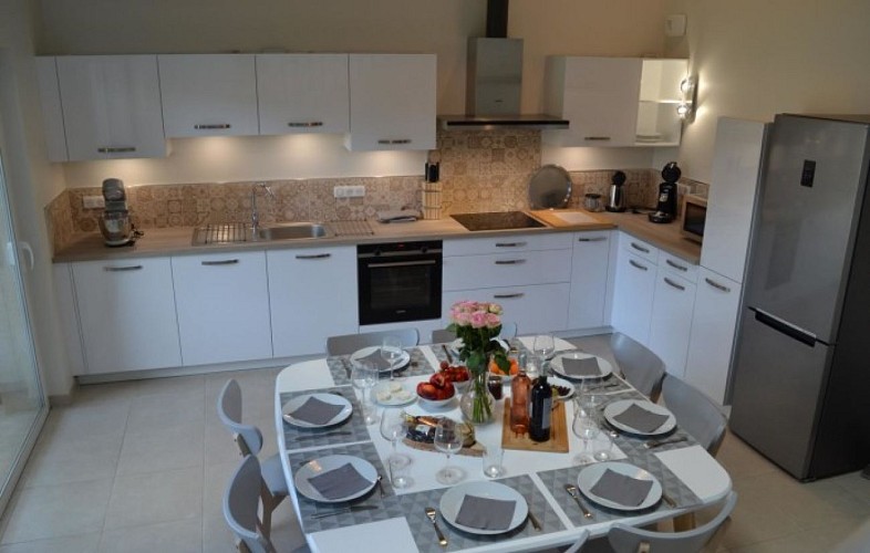 Lougratte-ferme-hermance-gite-Fakir-cuisine-equipee