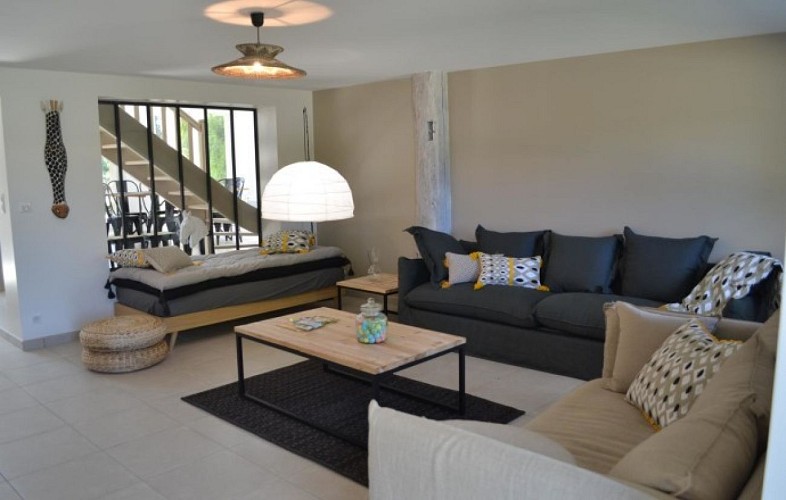 Lougratte-ferme-hermance-gite-Macleo---salon