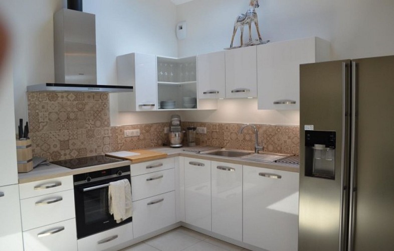 Lougratte-ferme-hermance-gite-Macleo-cuisine-equipee