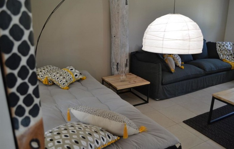 Lougratte-ferme-hermance-gite-Macleo---salon-bis