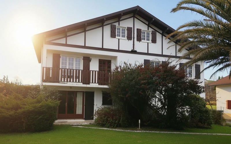 Maison beau temps soleil sans guirlandes