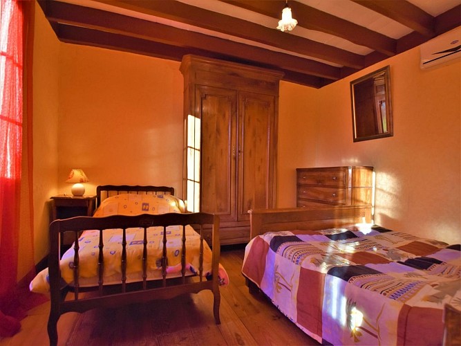 Teillagorry - chambre triple autre vue-St Jean Le Vieux