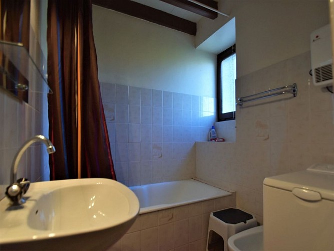 Teillagorry -salle de bains- St Jean Le Vieux