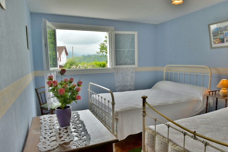 appartement sapparrart chambre deux lits doubles st jean le vieux