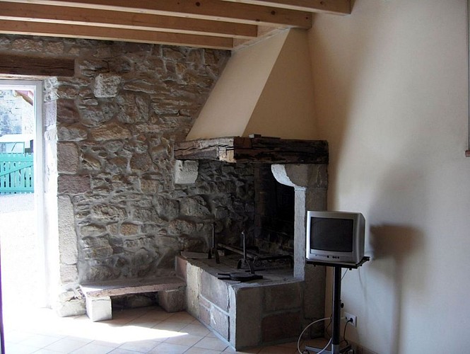 Location Arreguy San Miguel - 05 - Cheminée - St Etienne de Baïgorry