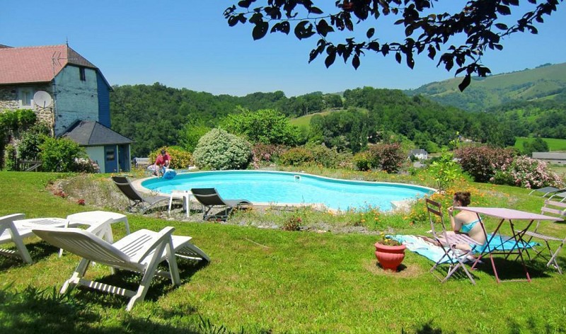 biscayburu-chambres-hotes-piscine-soule