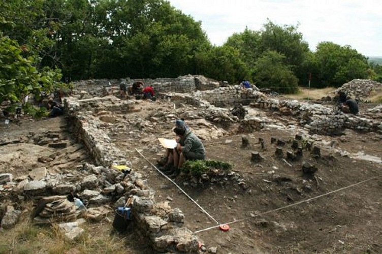 chantier archéologique de l'Oppidum de la Granède en 2009