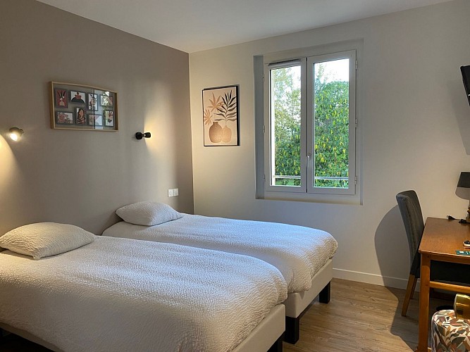 Chambre 2 lits simples - Le Clos Pité 2024 ©Lambert