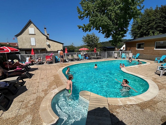 Piscine Chauffée et transats