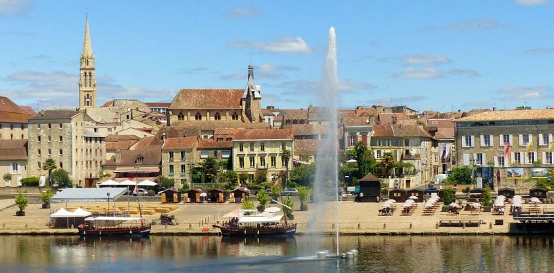 PORT BERGERAC la pelouse ok