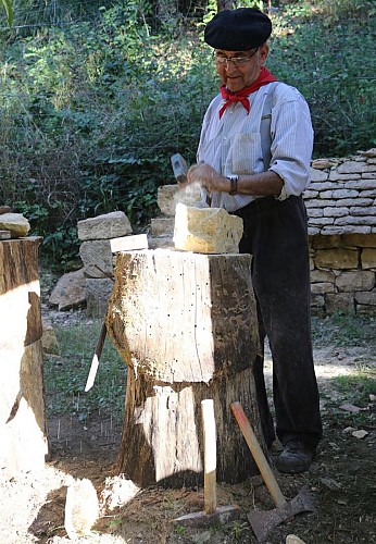 Village-historique-du-Perigord-Noir_artisan 8