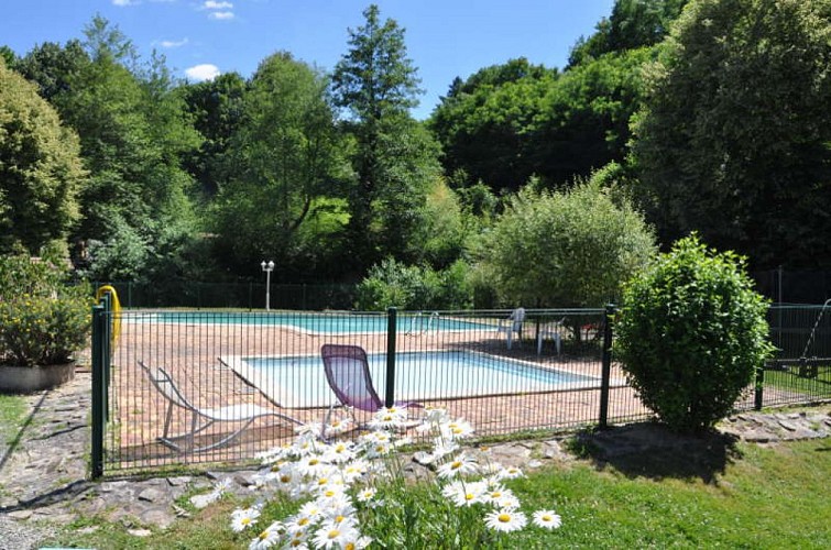 piscine-camping-le-moulin-du-chatain