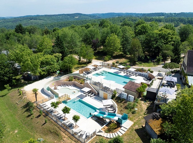 Camping Les Charmes - Vu espace aquatique