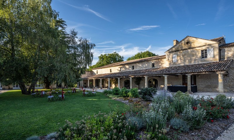 CHÂTEAU D AIGUILHE_COLONNADES ©artiste-associe_photographes_bordeaux