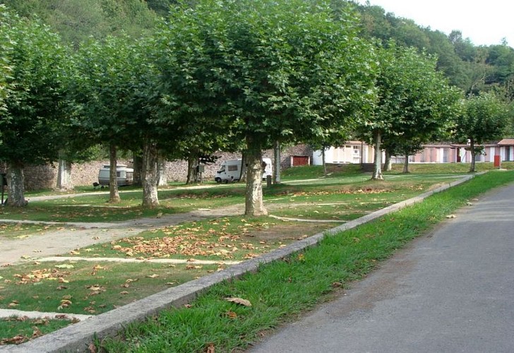 Camping municipal-Plaza Berri-emplacements-arboré-st jean pied de port