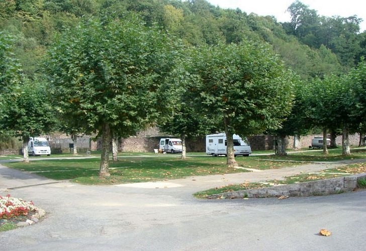 Camping municipal-Plaza Berri-camping car-st jean pied de port