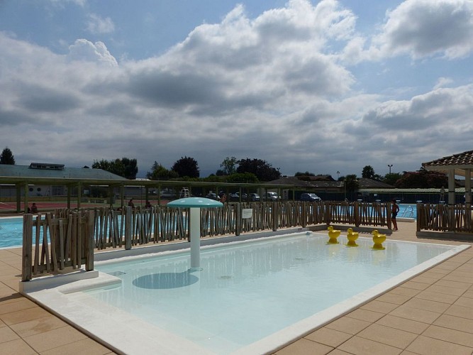 Pontacq piscine pateaugoire