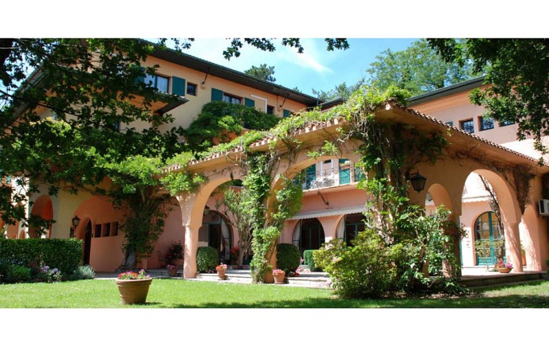 601014_986_485_FSImage_1_Lechantaco_facade_TS_1440x900