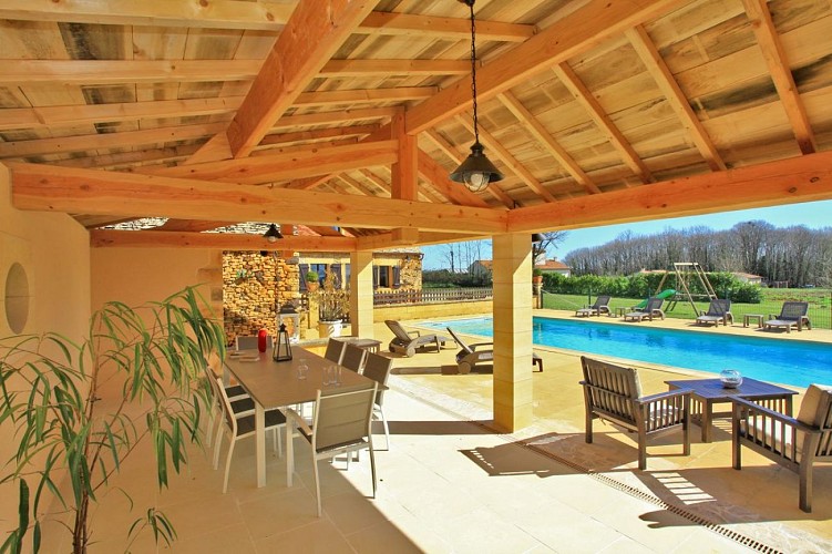 Terrasse-couverte-Les-Bousquies-Ouest-3