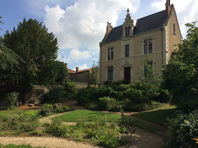 Musee Henri Barre jardin patrimoine culturel Thouars Thouarsais Deux Sevres