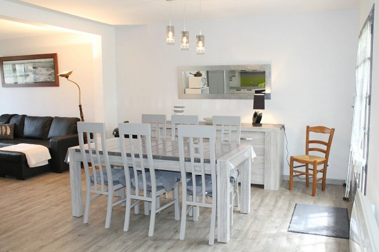 MAISON LA PLANE-SALLE A MANGER