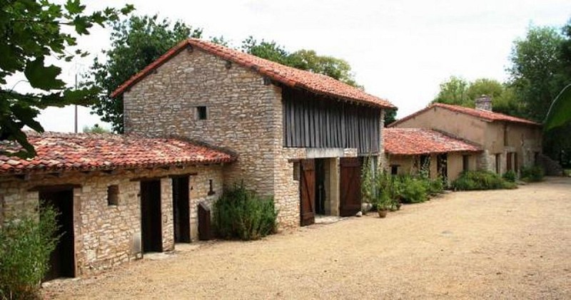 Moncontour-Terra-Villa-4