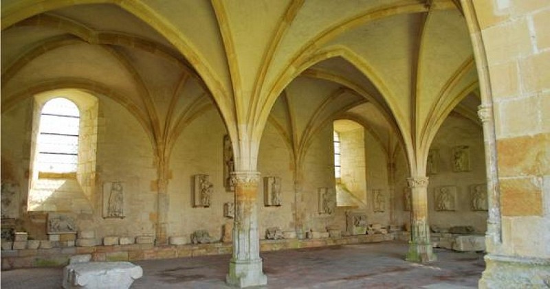 Abbaye Saint Sauveur de Charroux_2